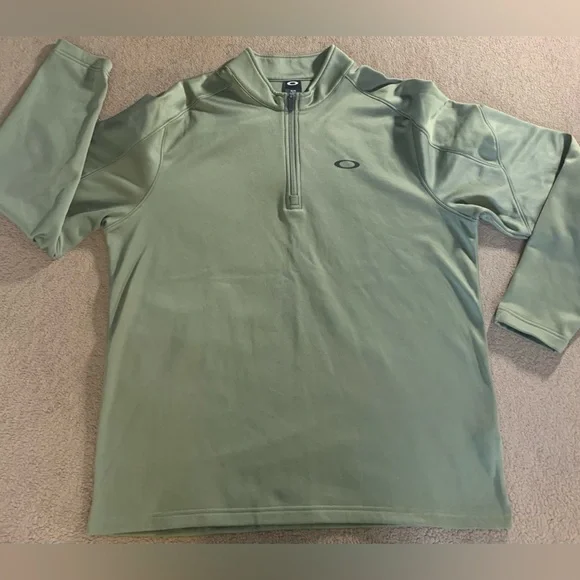 SOLD Oakley Green 1/4 Zip XL Golf Pullover - Picture 1 of 7
